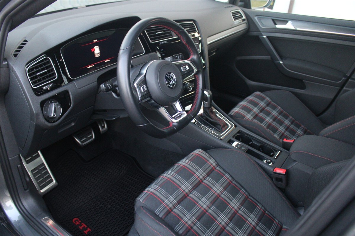 Volkswagen Golf Hatchback 2,0 l 180 kw