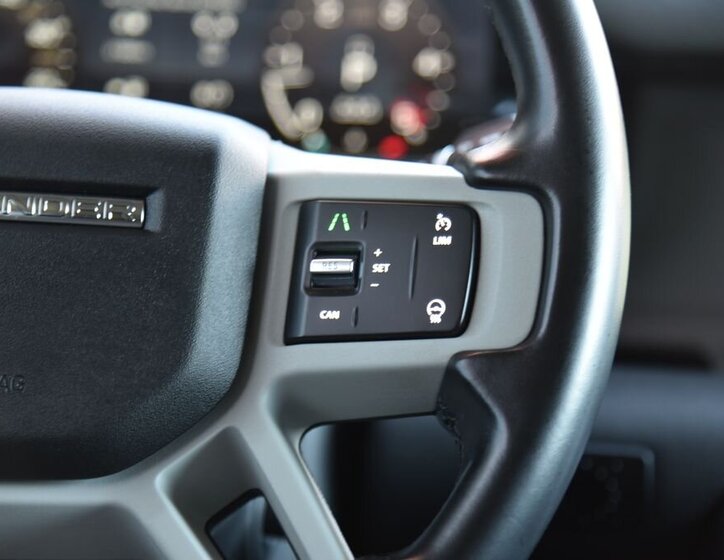 Land Rover Defender SUV 3,0 l 183 kw