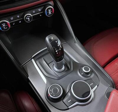 Alfa Romeo Giulia 14