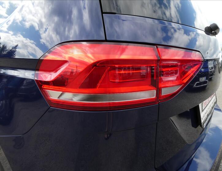 Volkswagen Touran 11