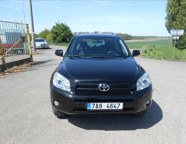 Toyota RAV4 Kombi 2,0 l 112 kw