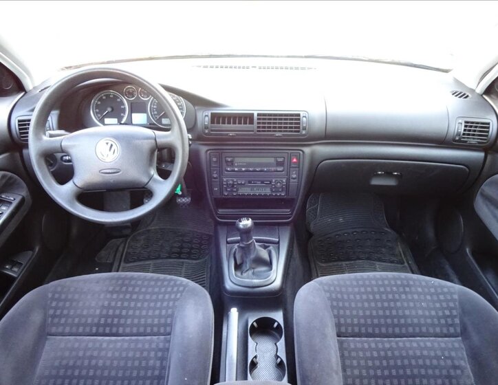 Volkswagen Passat Sedan 1,6 l 75 kw