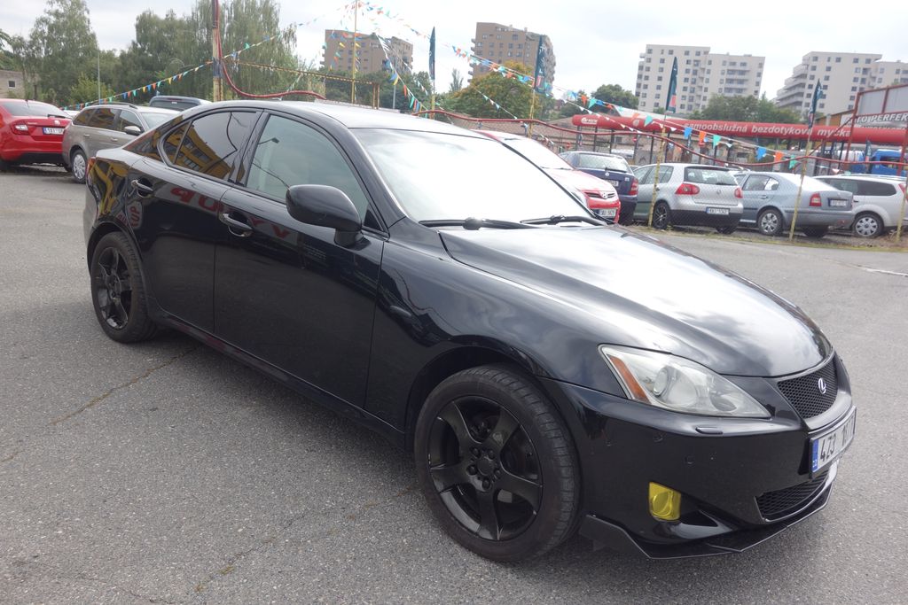 Lexus IS 220