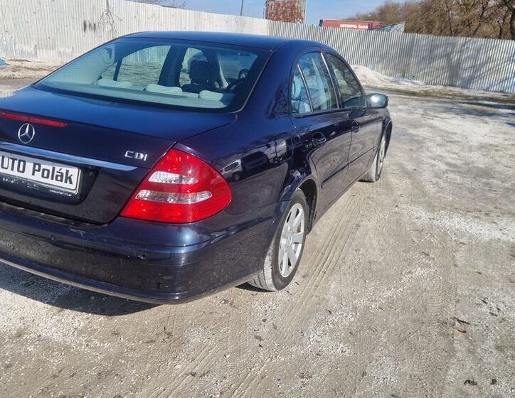 Mercedes-Benz Třídy E Sedan 2,1 l 110 kw