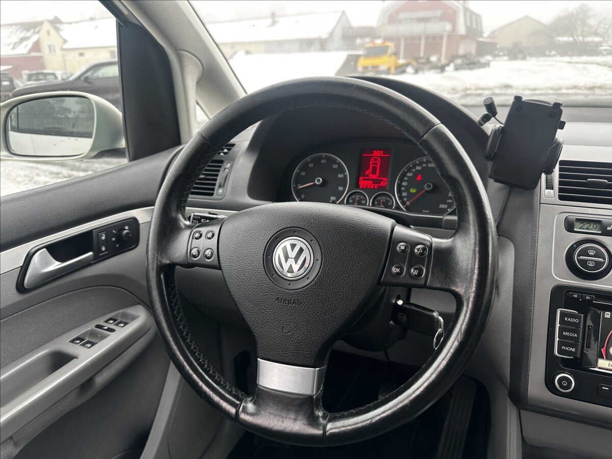 Volkswagen Touran Kombi 1,4 l 103 kw