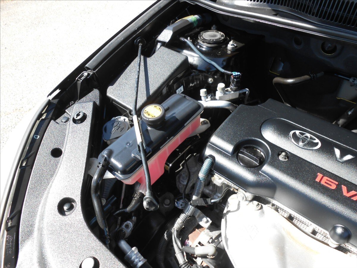 Toyota RAV4 Kombi 2,0 l 112 kw