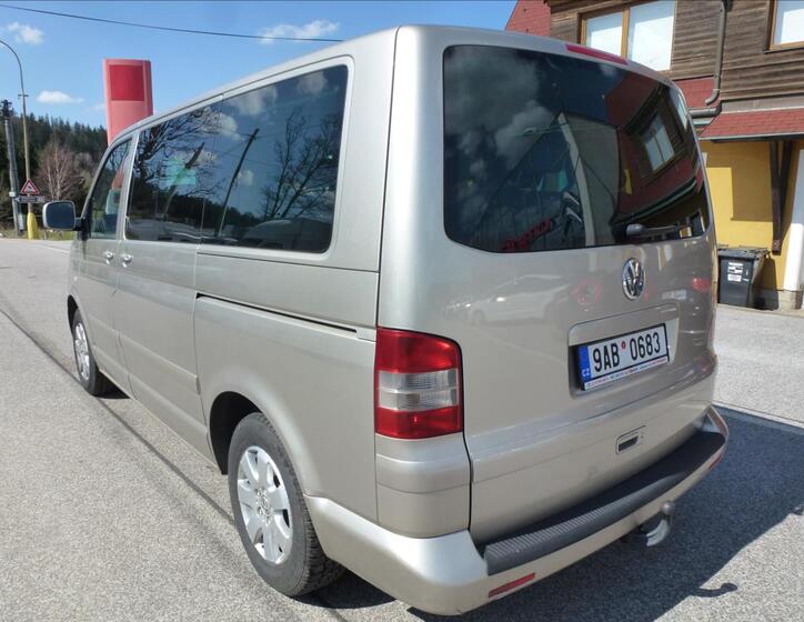 Volkswagen Multivan 10