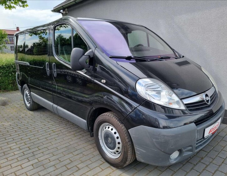Opel Vivaro 9