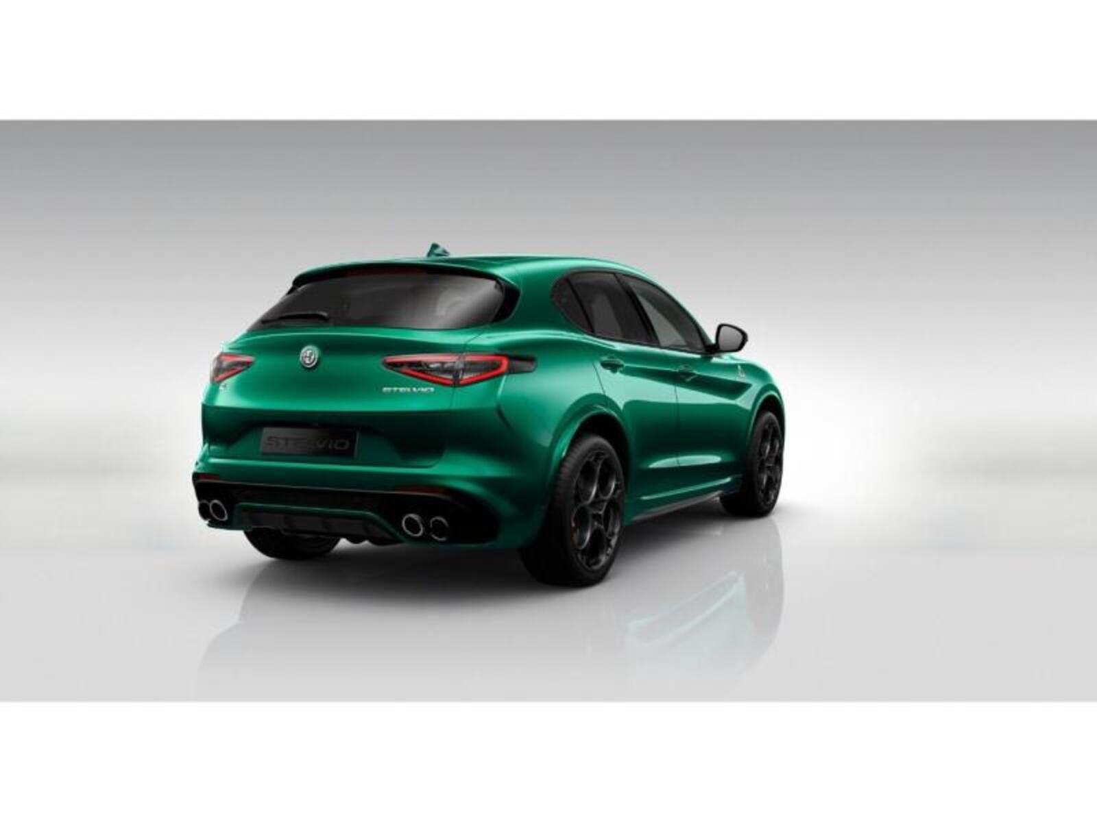 Alfa Romeo Stelvio 4