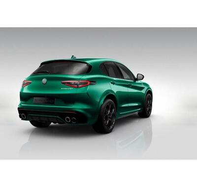 Alfa Romeo Stelvio 4