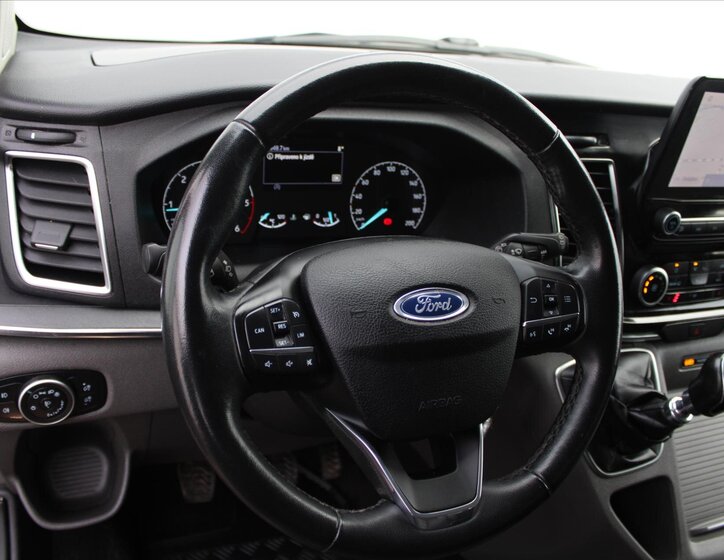 Ford Tourneo Custom MPV 2,0 l 136 kw