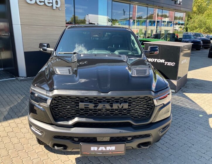 Dodge RAM 8