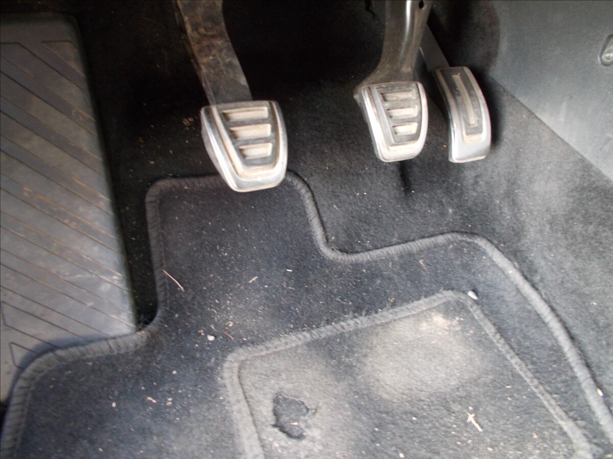 Škoda Karoq SUV / Terénní 2,0 l 110 kw