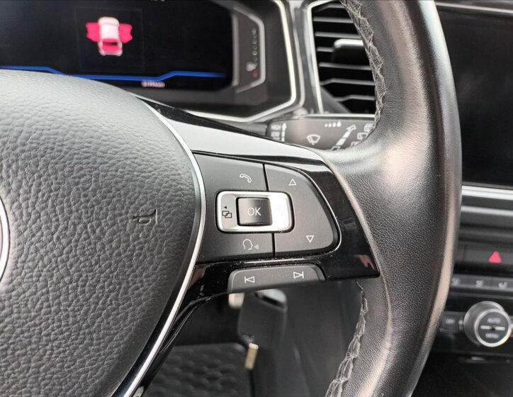 Volkswagen T-Roc SUV / Terénní 1,5 l 110 kw