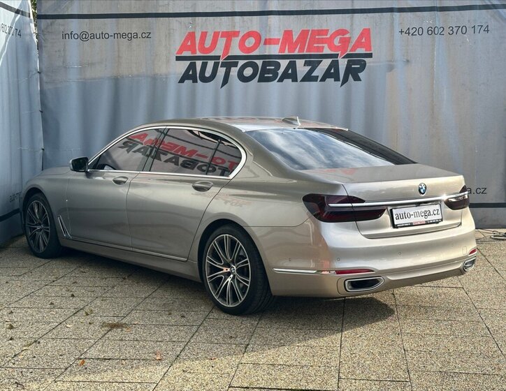 BMW Řada 7 8