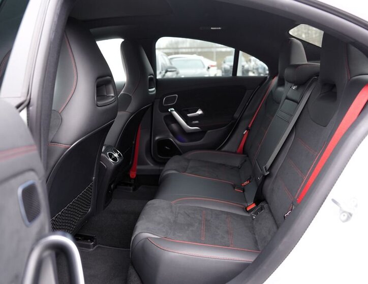 Mercedes-Benz CLA Sedan 2,0 l 340 kw