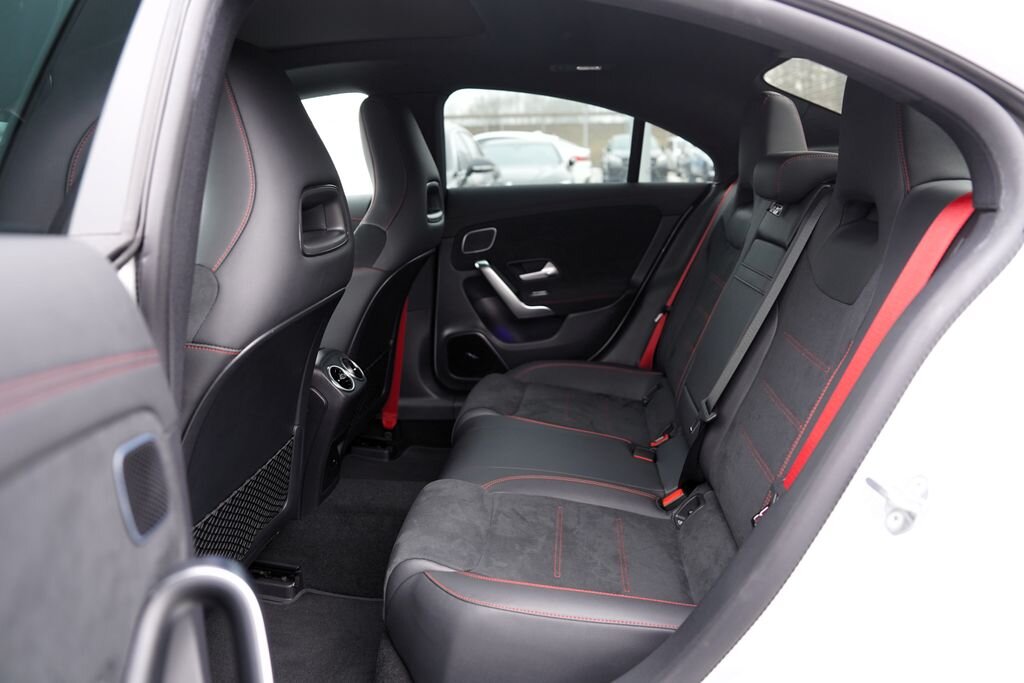 Mercedes-Benz CLA Sedan 2,0 l 340 kw