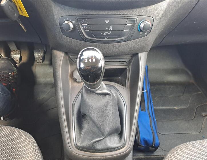 Ford Transit Courier 9