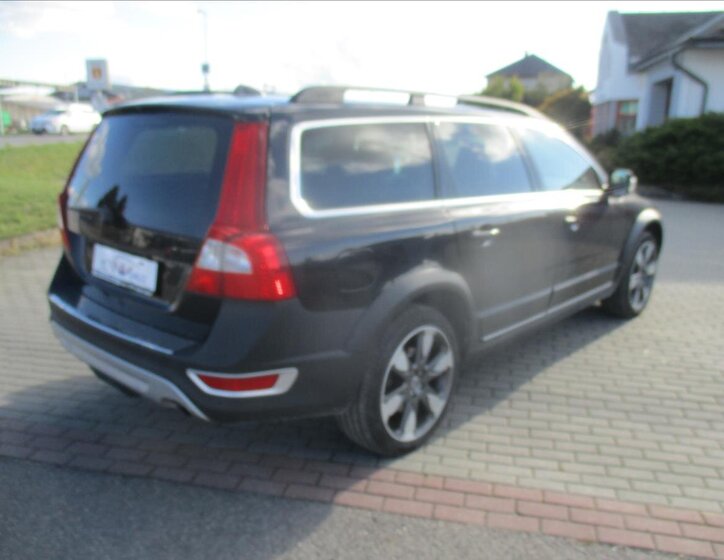 Volvo XC70 Kombi 2,4 l 151 kw