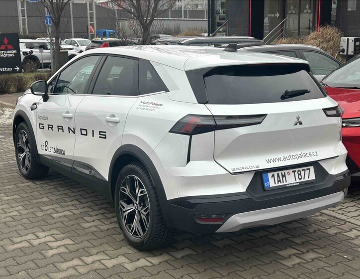 Mitsubishi Grandis SUV 1,3 l 104 kw