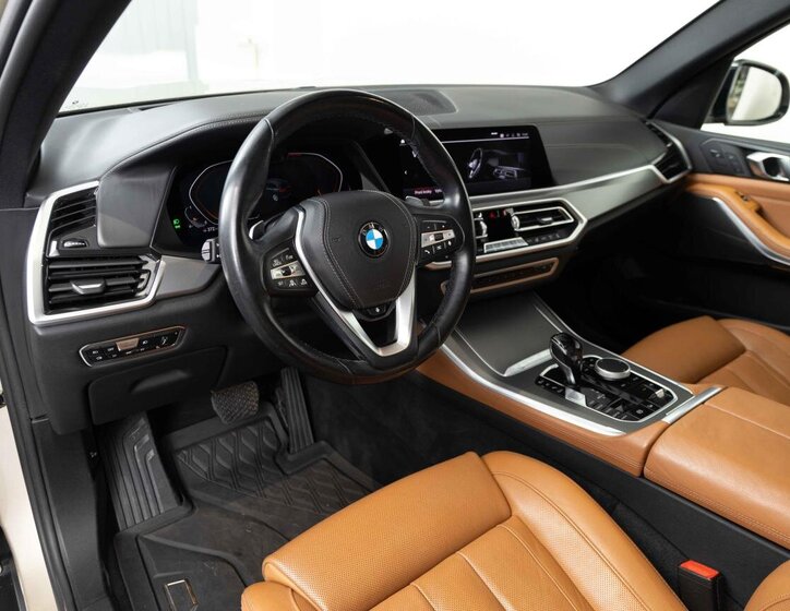 BMW X5 SUV 3,0 l 250 kw