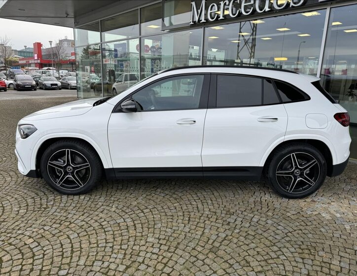 Mercedes-Benz GLA SUV / Terénní 2,0 l 110 kw