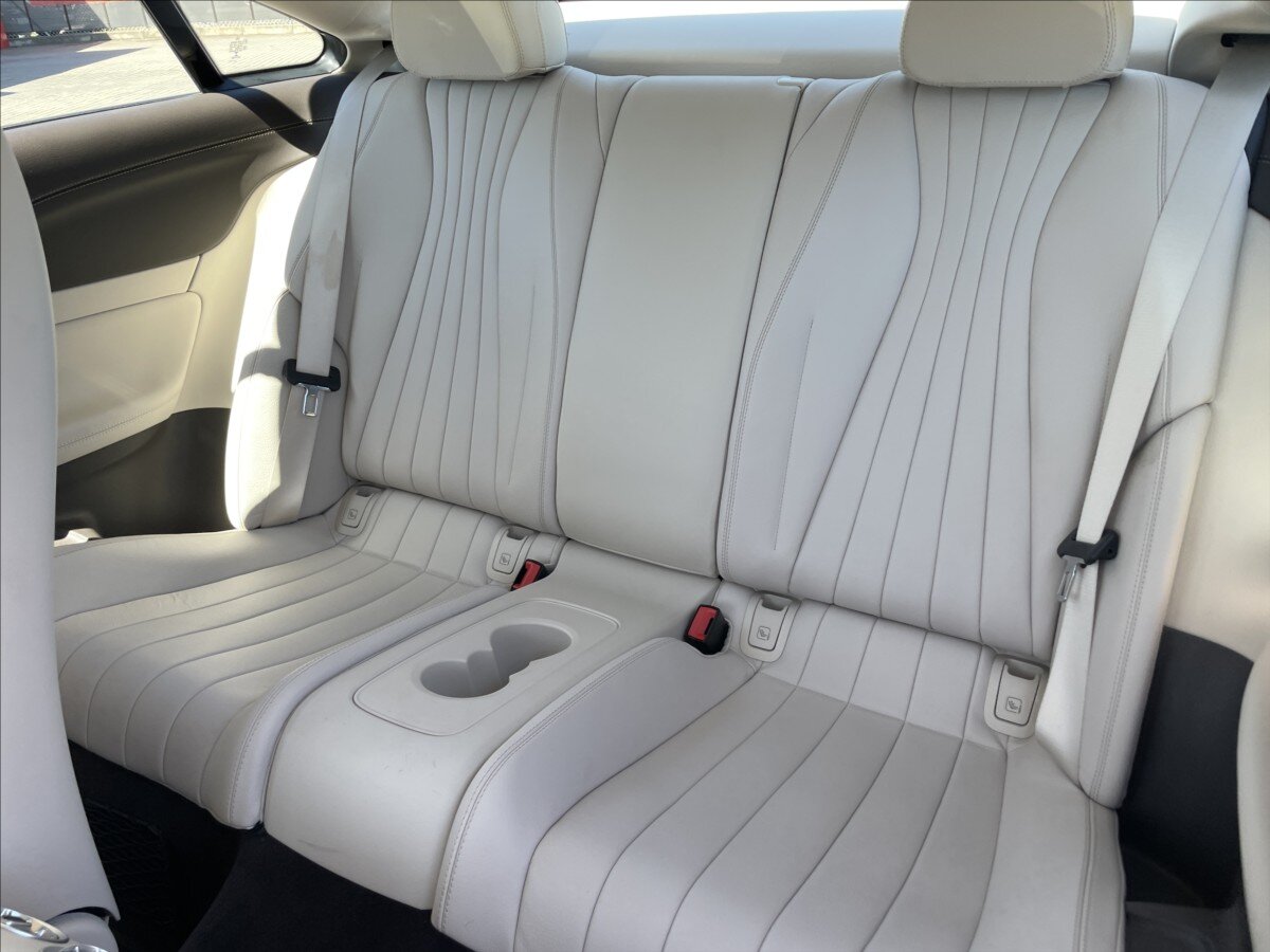 Mercedes-Benz Třídy E Kupé 2,0 l 180 kw