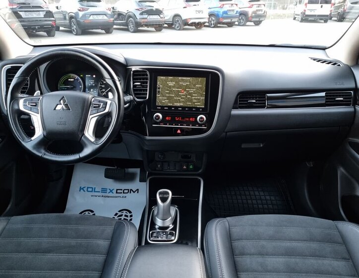 Mitsubishi Outlander SUV / Terénní 2,4 l 165 kw