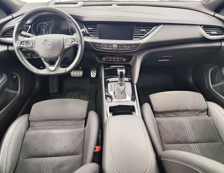 Opel Insignia Kombi 2,0 l 128 kw