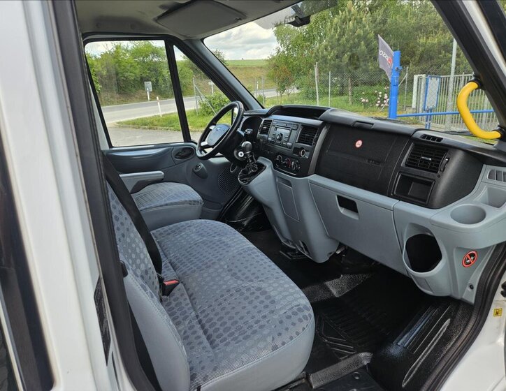 Ford Transit 7