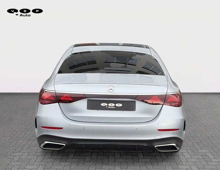 Mercedes-Benz Třídy E Sedan 2,0 l 145 kw