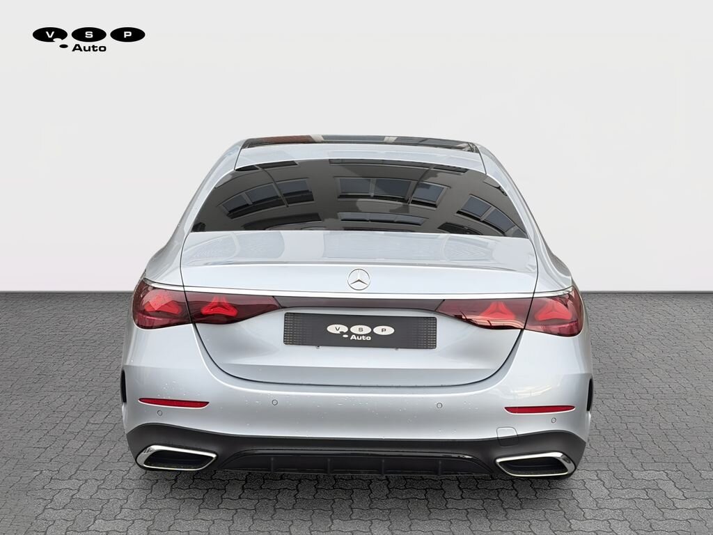 Mercedes-Benz Třídy E Sedan 2,0 l 145 kw