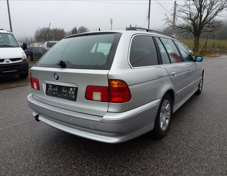 BMW Řada 5 Kombi 2,2 l 125 kw