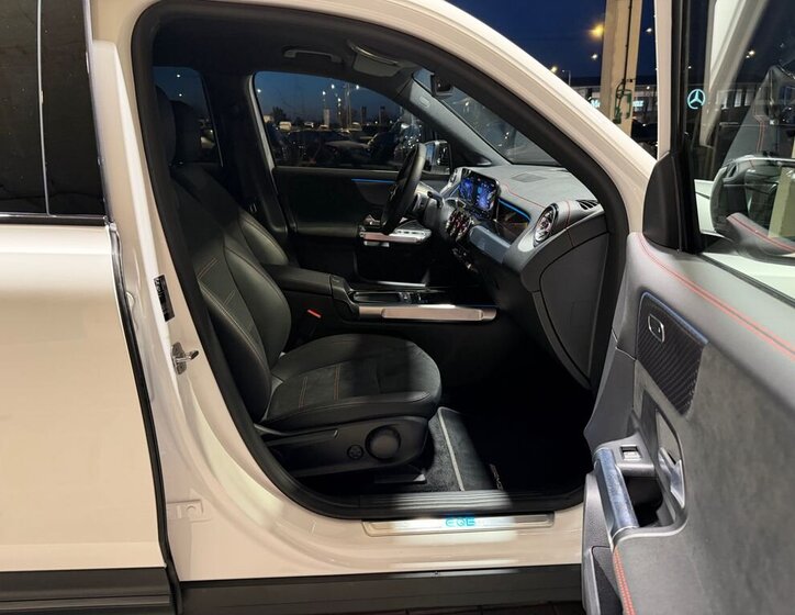 Mercedes-Benz EQB 17