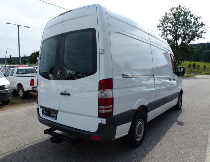 Mercedes-Benz Sprinter 9
