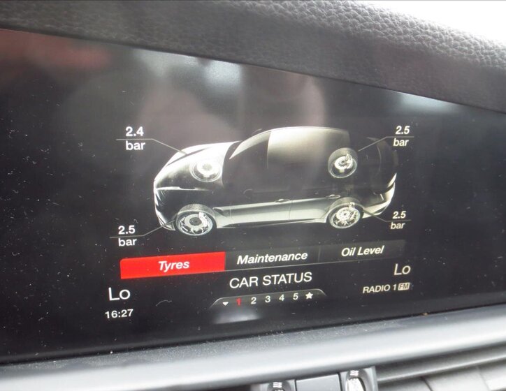 Alfa Romeo Giulia Sedan / Limuzína 2,1 l 110 kw