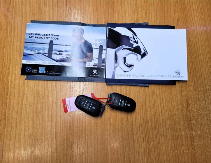 Peugeot 5008 SUV / Terénní 1,5 l 96 kw