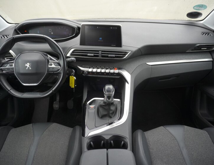 Peugeot 5008 SUV 1,2 l 96 kw