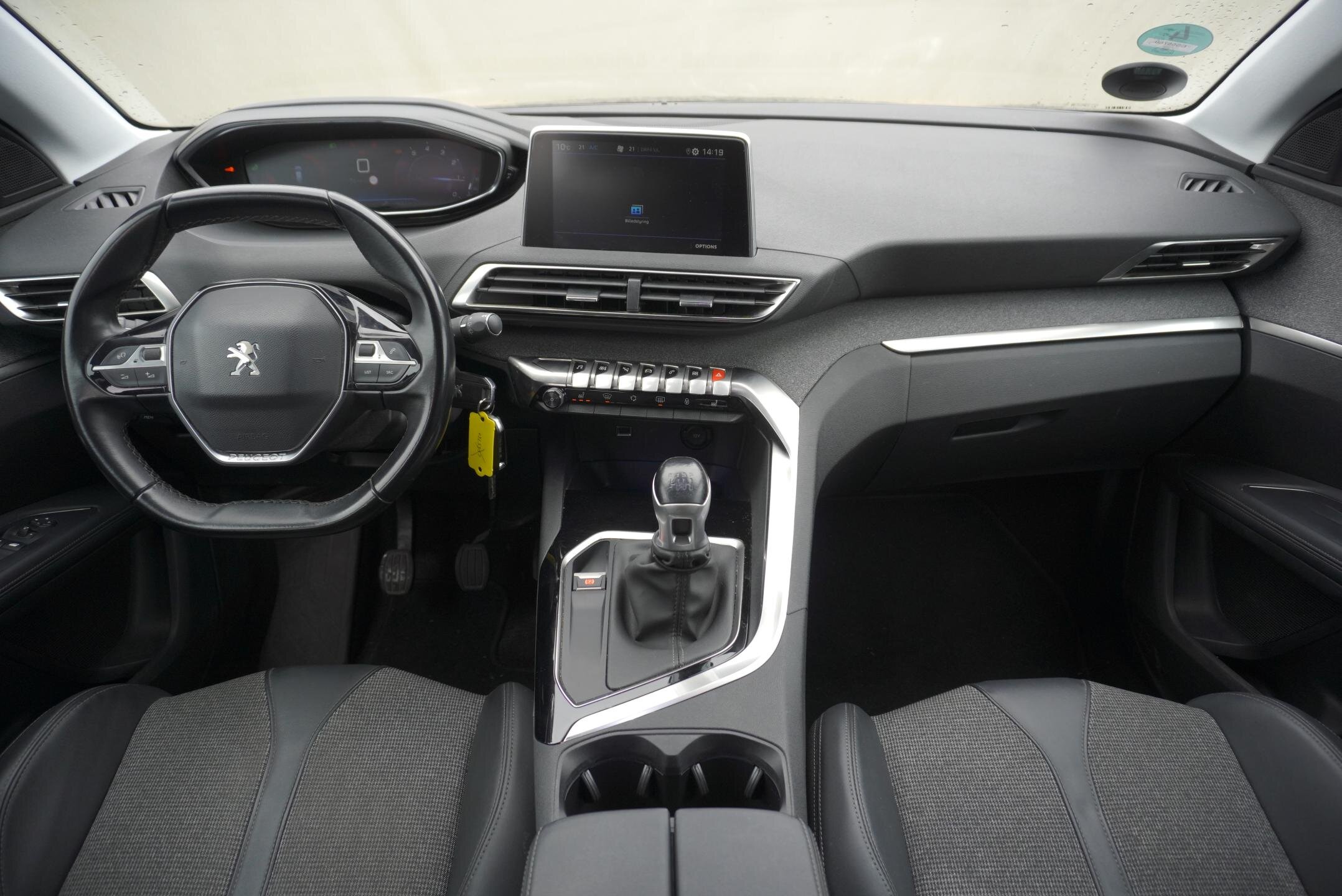 Peugeot 5008 SUV 1,2 l 96 kw