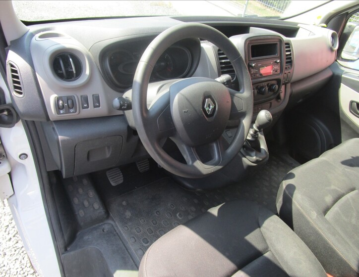 Renault Trafic 10