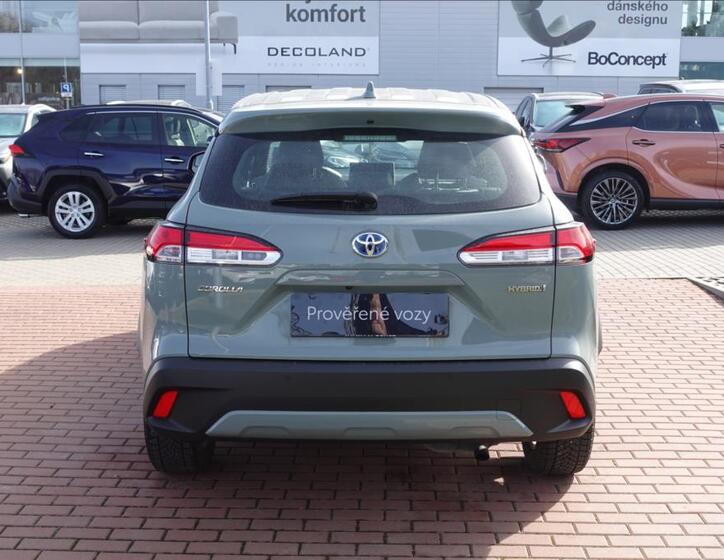 Toyota Corolla Cross 5