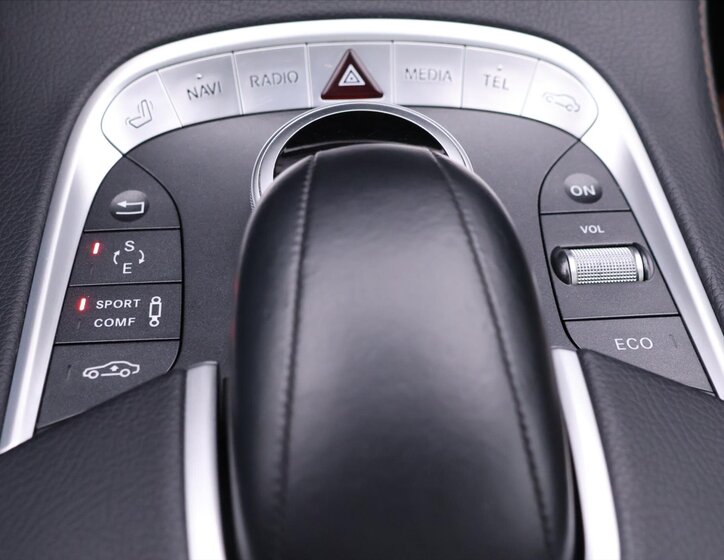 Mercedes-Benz Třídy S Sedan / Limuzína 4,7 l 335 kw