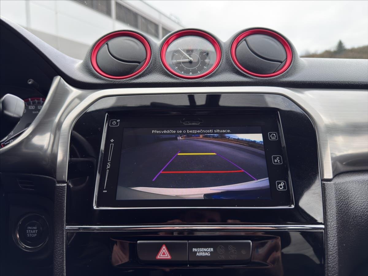 Suzuki Vitara SUV / Terénní 1,4 l 103 kw