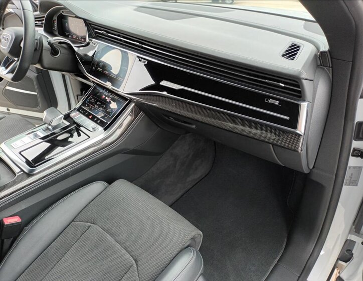 Audi SQ8 SUV / Terénní 4,0 l 320 kw