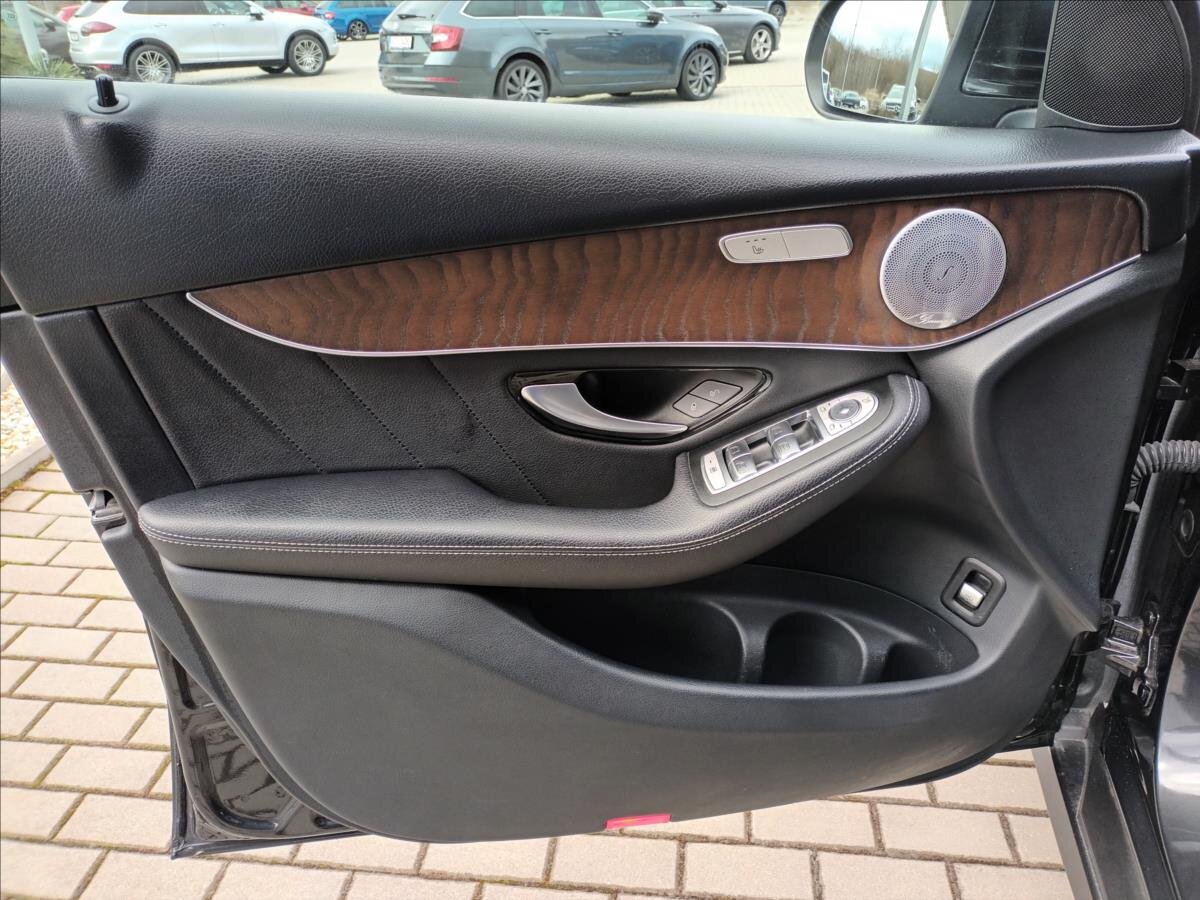 Mercedes-Benz GLC SUV / Terénní 2,0 l 180 kw