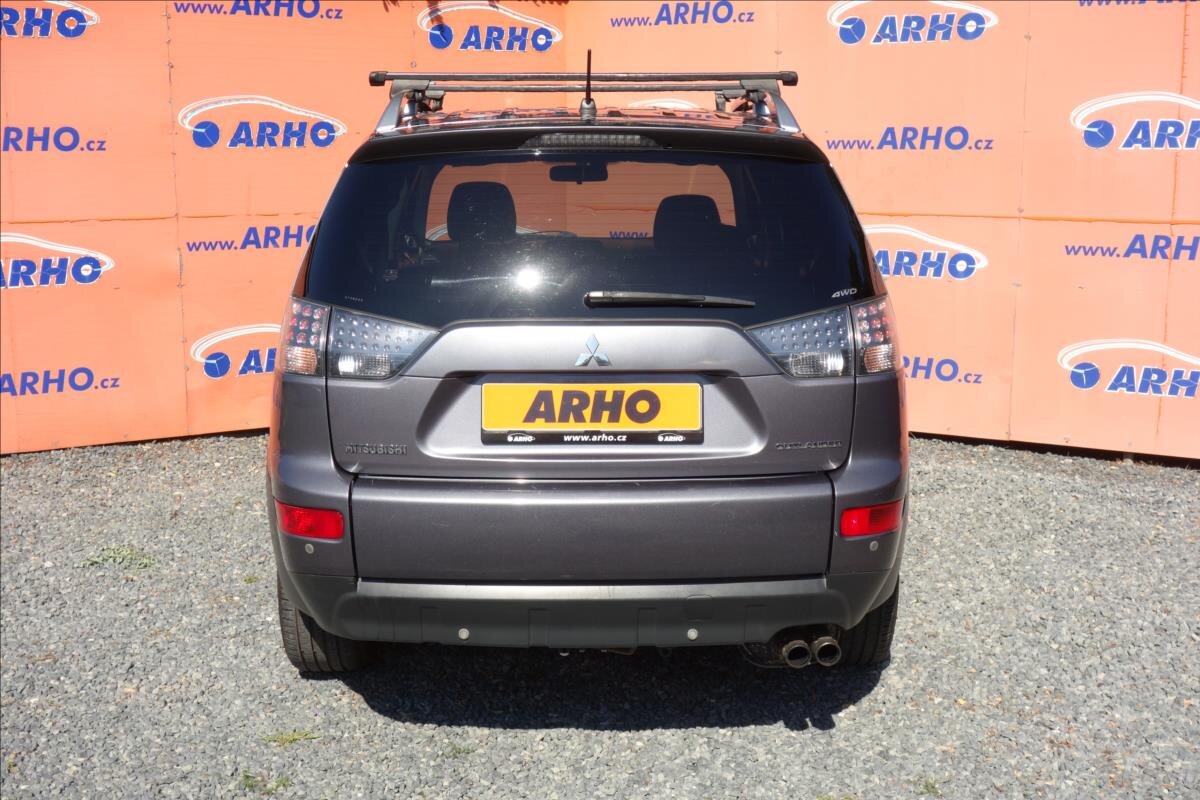 Mitsubishi Outlander SUV / Terénní 2,0 l 103 kw