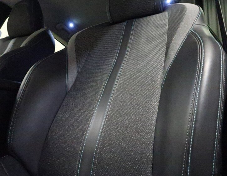 Peugeot 308 Hatchback 1,2 l 96 kw