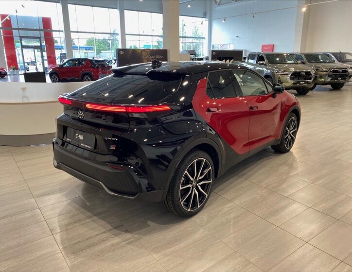 Toyota C-HR 5