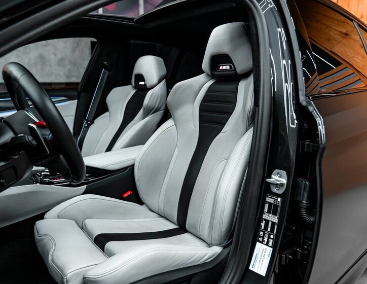 BMW M5 Sedan / Limuzína 4,4 l 460 kw