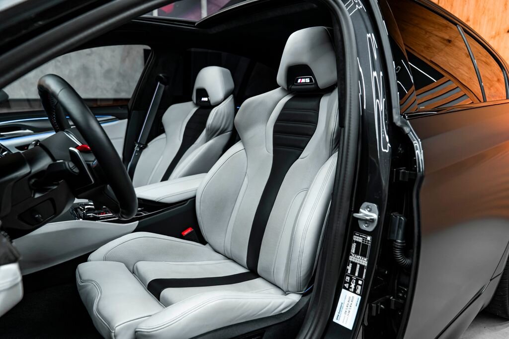 BMW M5 Sedan / Limuzína 4,4 l 460 kw